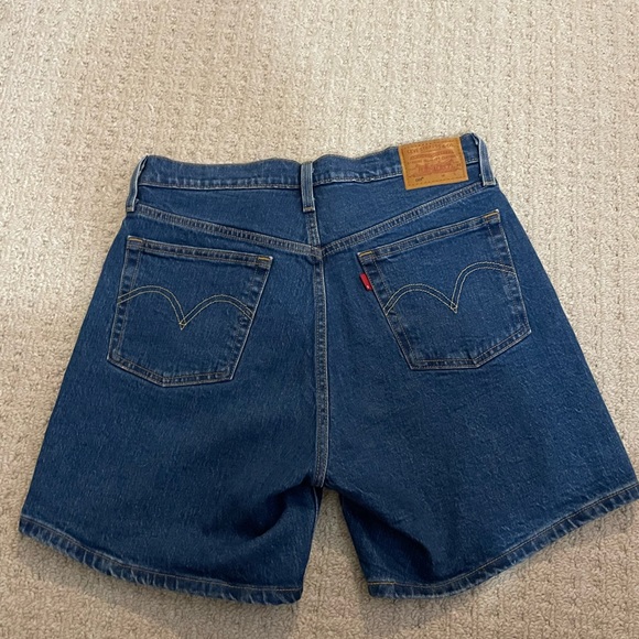 Levi’s 501 Mid-Thigh Shorts - Picture 2 of 7